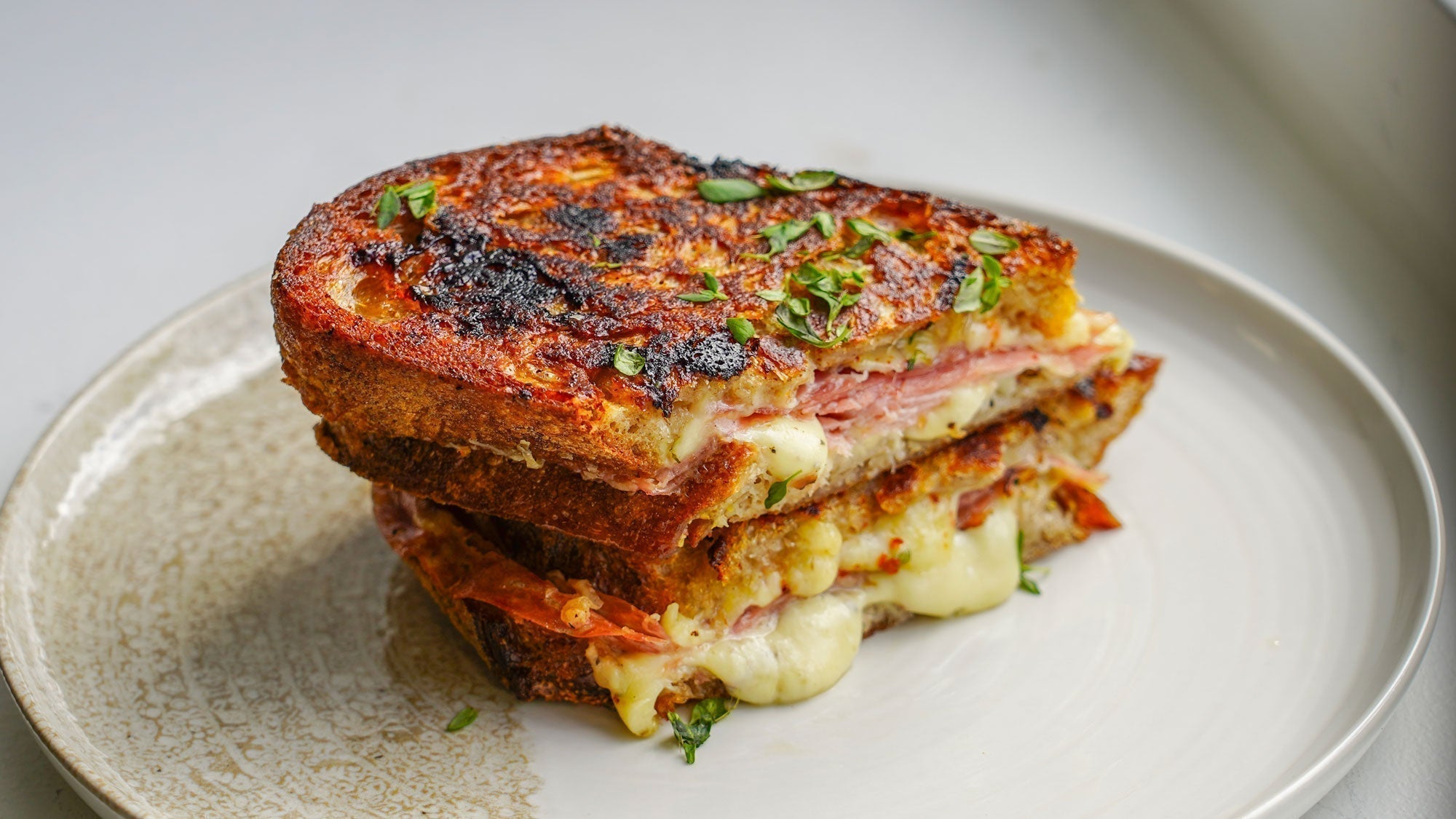 Luksus Grilled Cheese med charcuteri