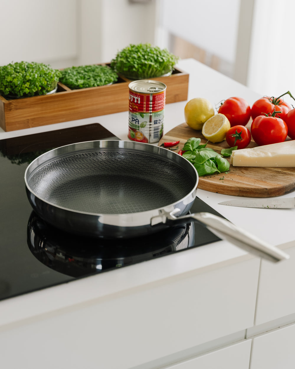6-ply Fusion stegepande 28 cm fra Qookware