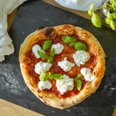 Pizza bagt på bagestål