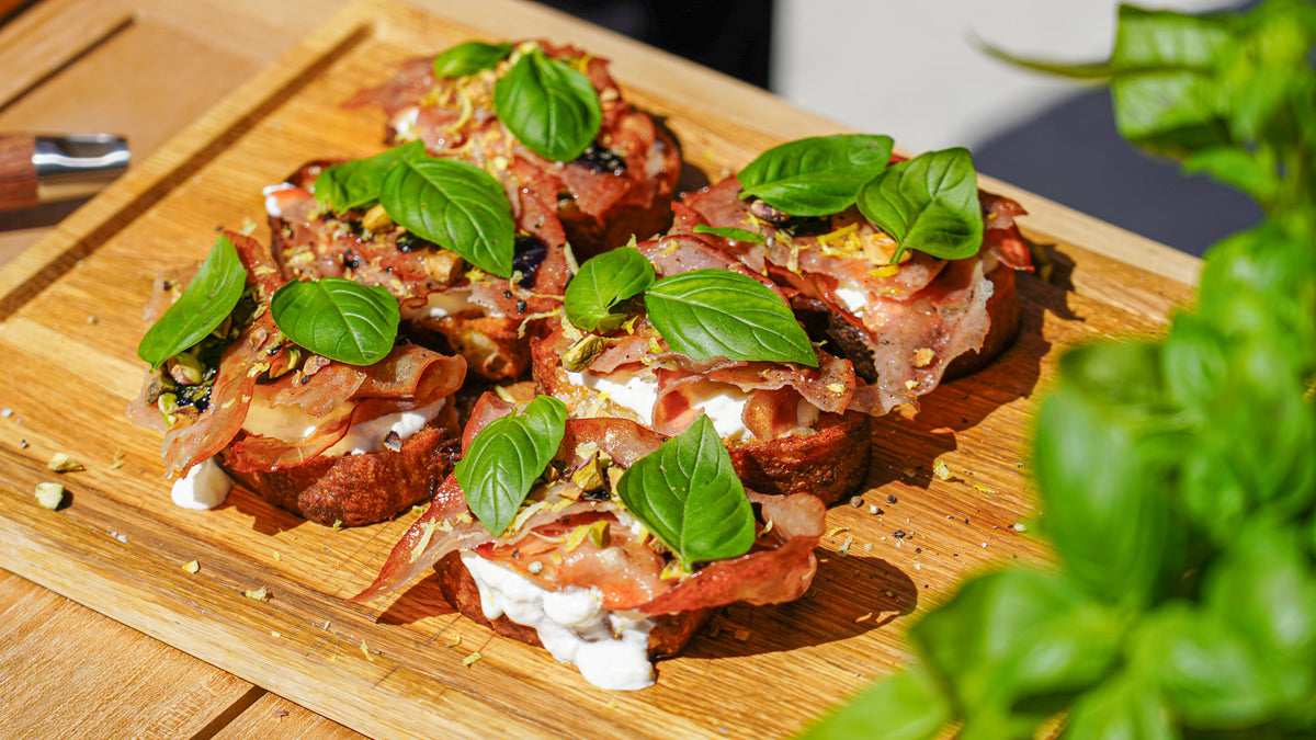 Bruschetta med burrata og mortadella